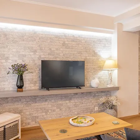 Pythagorio Blue Street Apartment With Balcony Exterior photo
