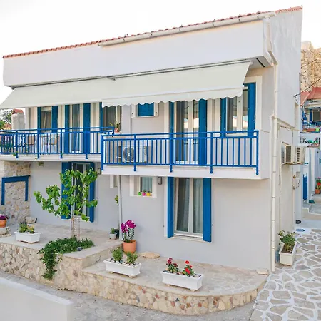 Pythagorio Blue Street Apartment With Balcony Exterior photo